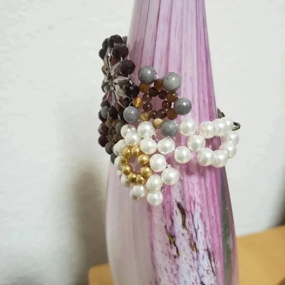Vintage Floral Beaded Bracelet - Picture 2 of 7